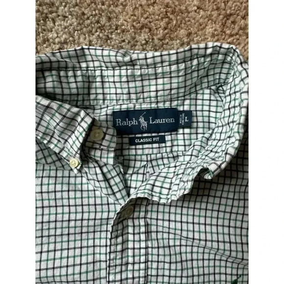 Ralph Lauren Classic Fit buttoned shirt, Size Large - Picture 9 of 9